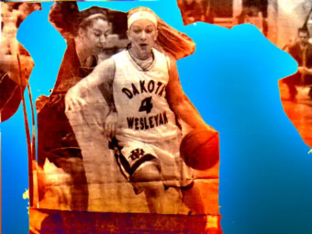 Caitlin Clark's humorous retort to Sophie Cunningham's popular seductive post sparks online...